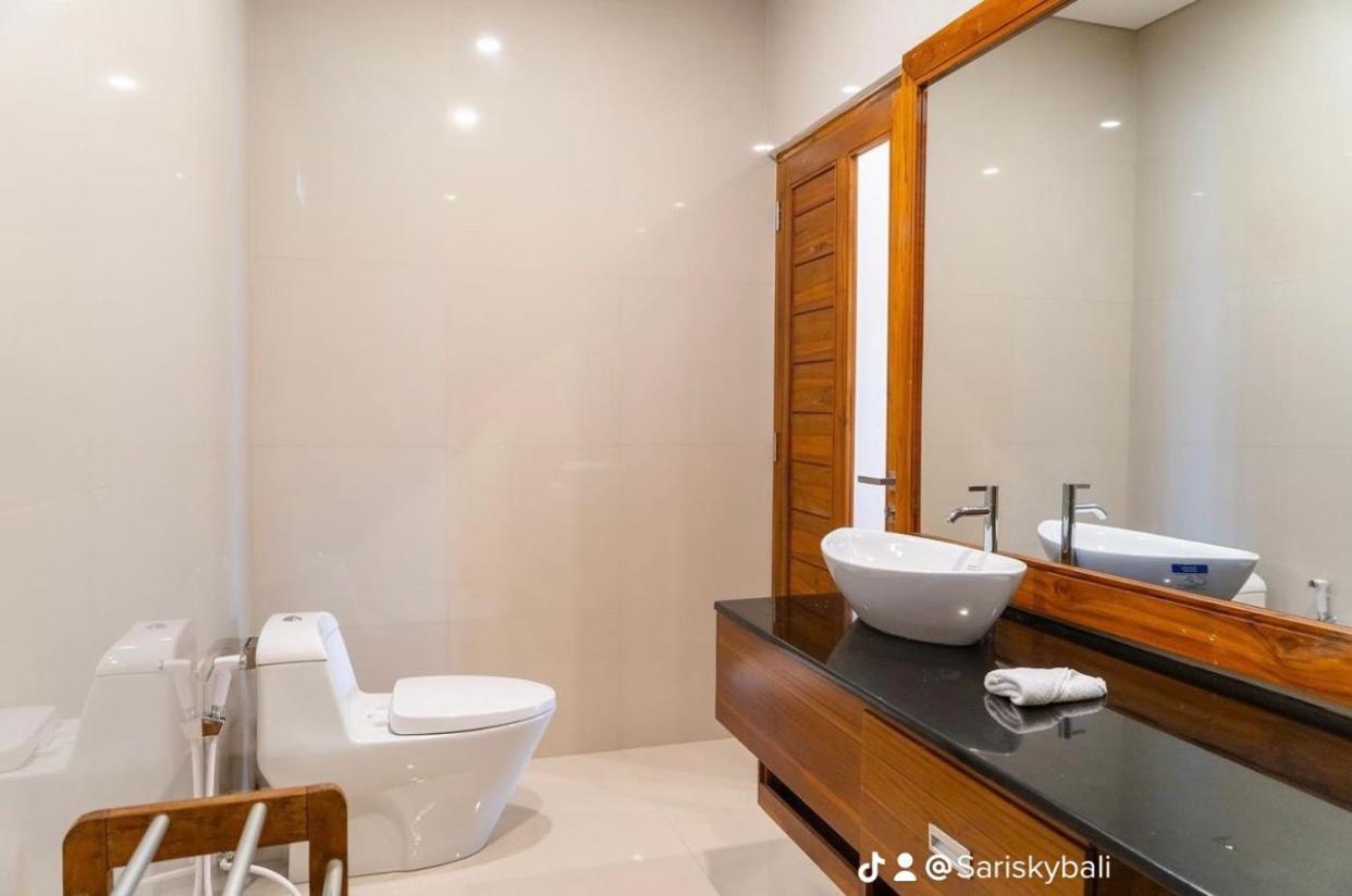 Sari Sky Bali Hotel Kubupenlokan Buitenkant foto